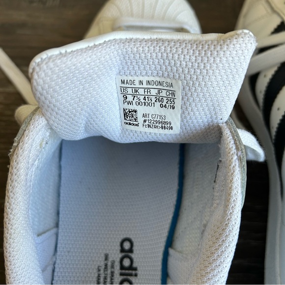 Adidas Superstar Black and White Sneaker Size 9 - Picture 9 of 10